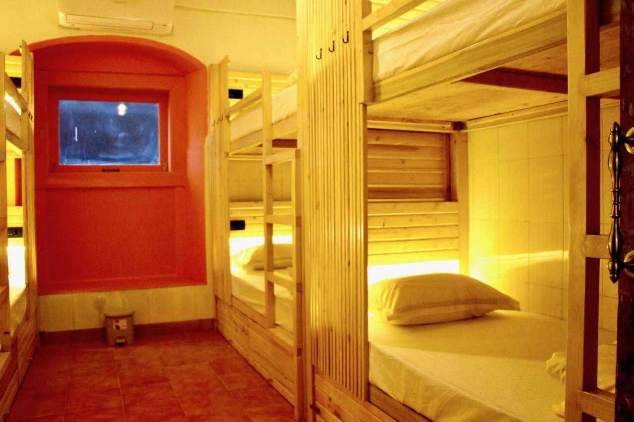 Gosolo Stays Bandra Hostel 뭄바이 외부 사진