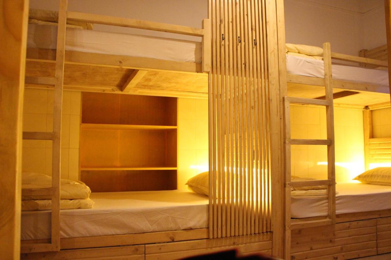Gosolo Stays Bandra Hostel 뭄바이 외부 사진
