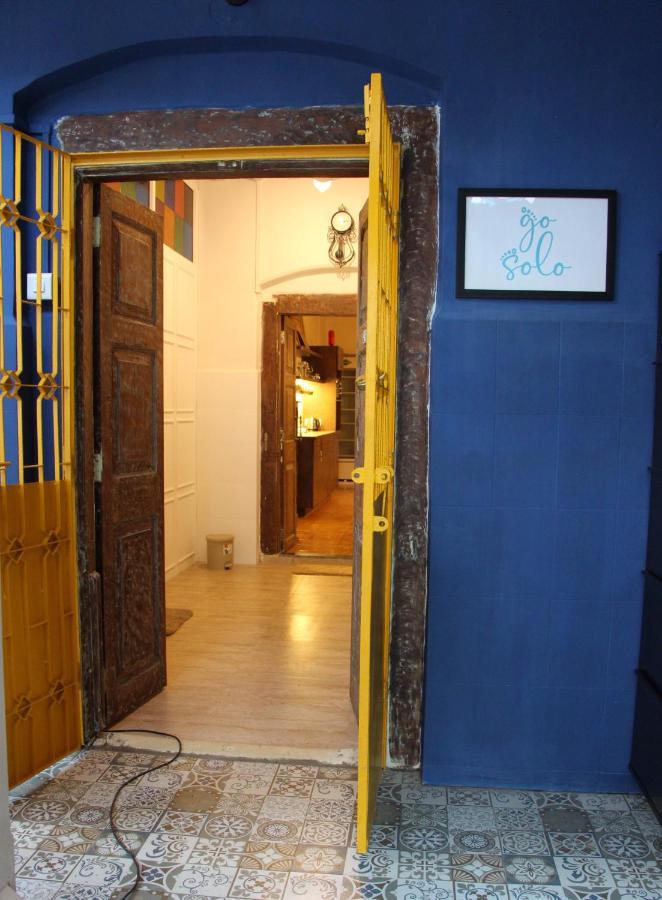 Gosolo Stays Bandra Hostel 뭄바이 외부 사진