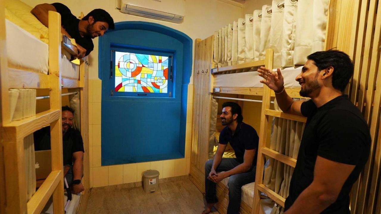 Gosolo Stays Bandra Hostel 뭄바이 외부 사진