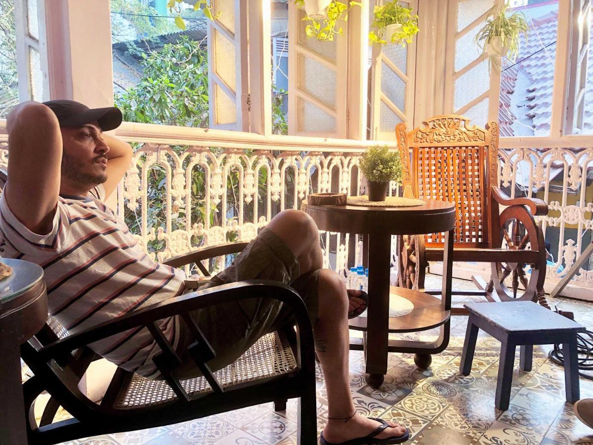 Gosolo Stays Bandra Hostel 뭄바이 외부 사진