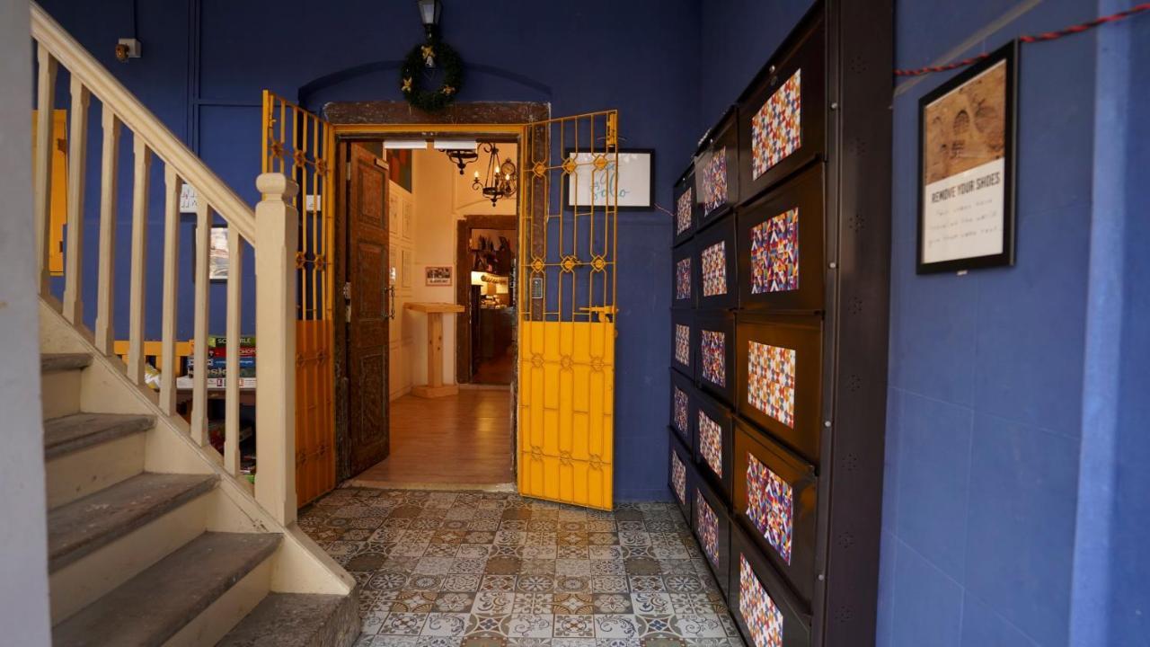 Gosolo Stays Bandra Hostel 뭄바이 외부 사진