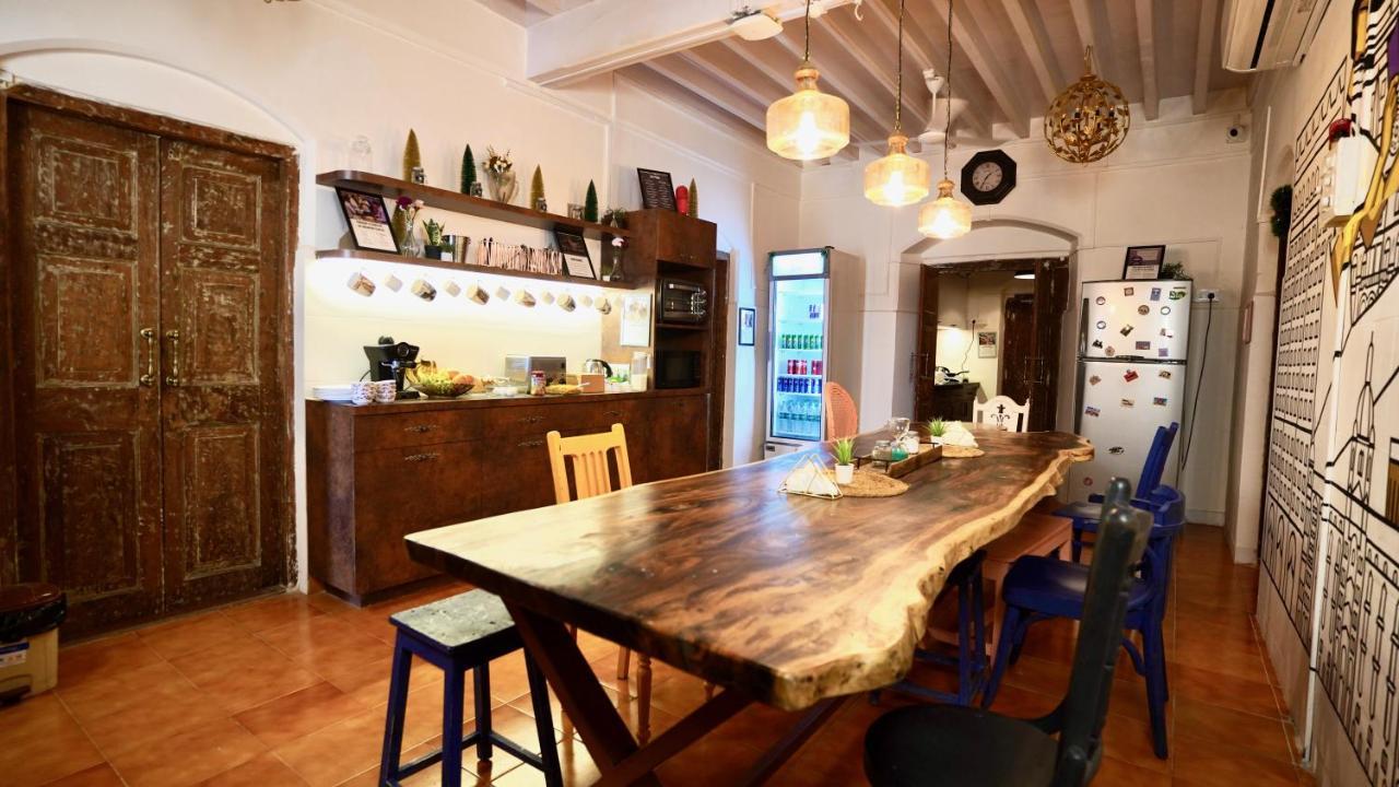 Gosolo Stays Bandra Hostel 뭄바이 외부 사진
