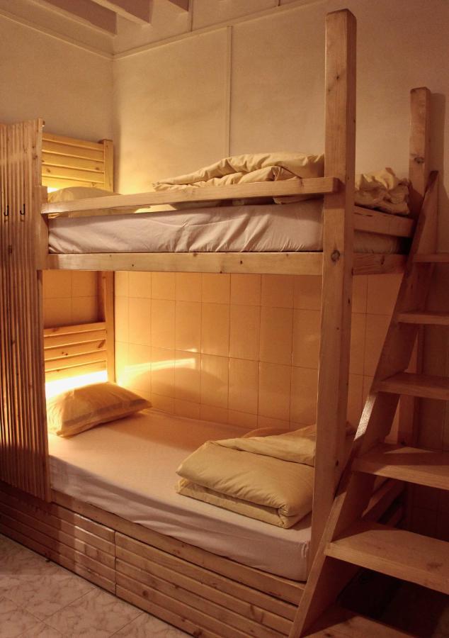 Gosolo Stays Bandra Hostel 뭄바이 외부 사진