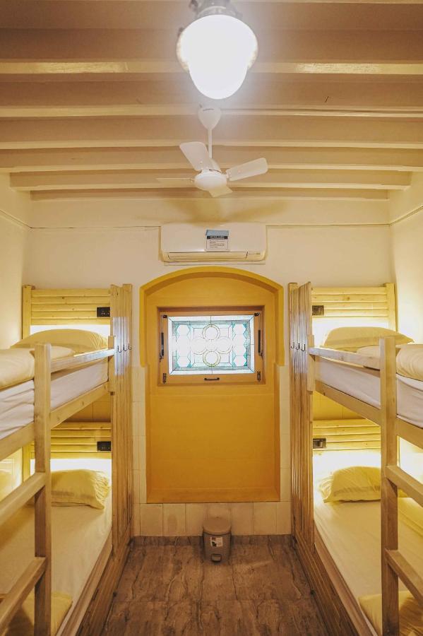 Gosolo Stays Bandra Hostel 뭄바이 외부 사진