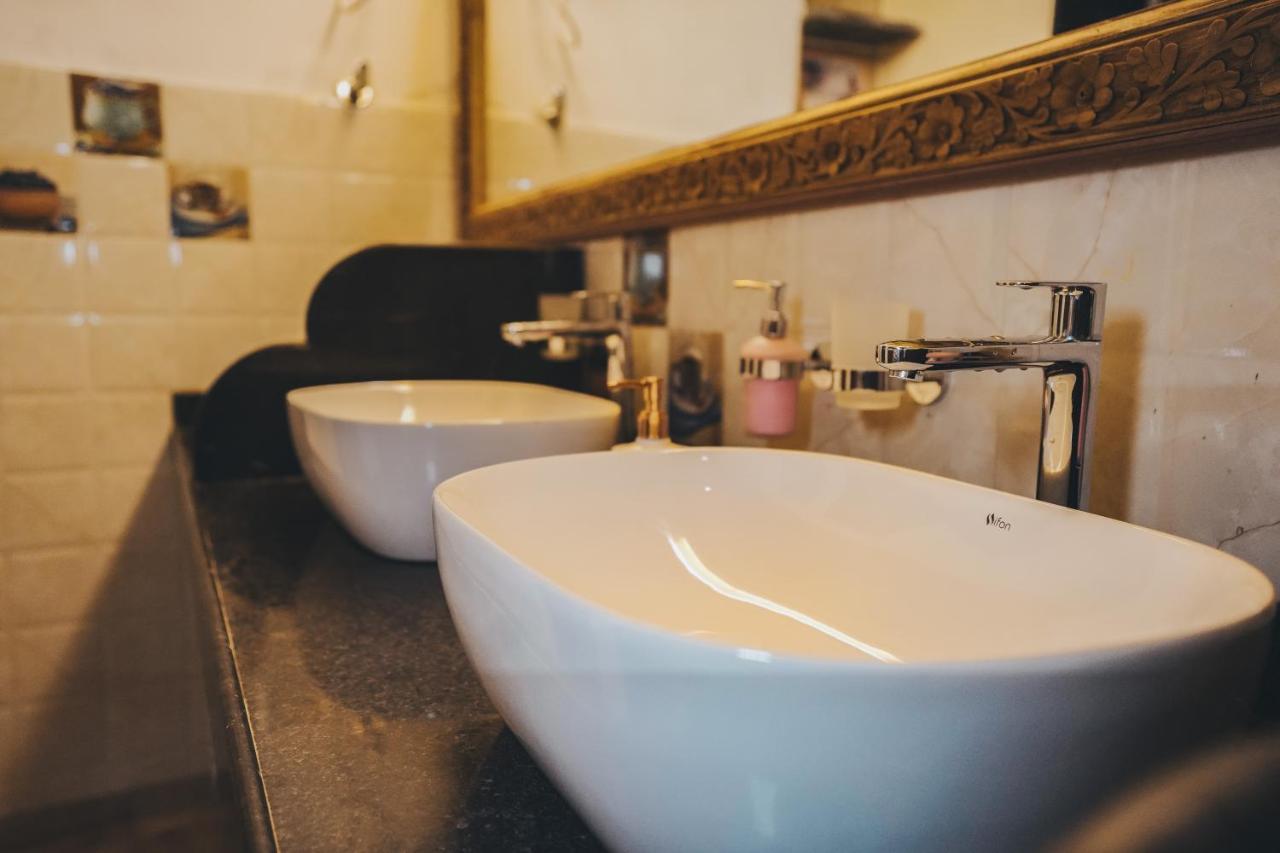 Gosolo Stays Bandra Hostel 뭄바이 외부 사진