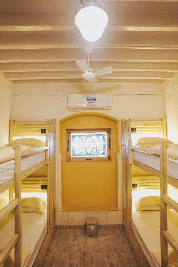 Gosolo Stays Bandra Hostel 뭄바이 외부 사진